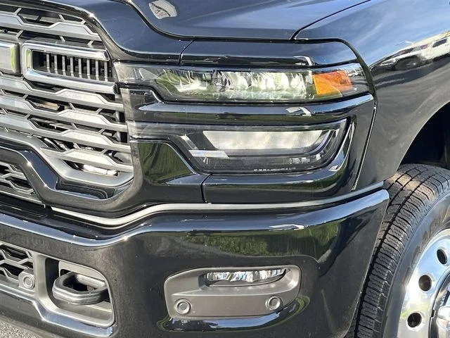 New 2026 Diamond Black Crystal Pearl-Coat Exterior Paint RAM Big Horn image 10