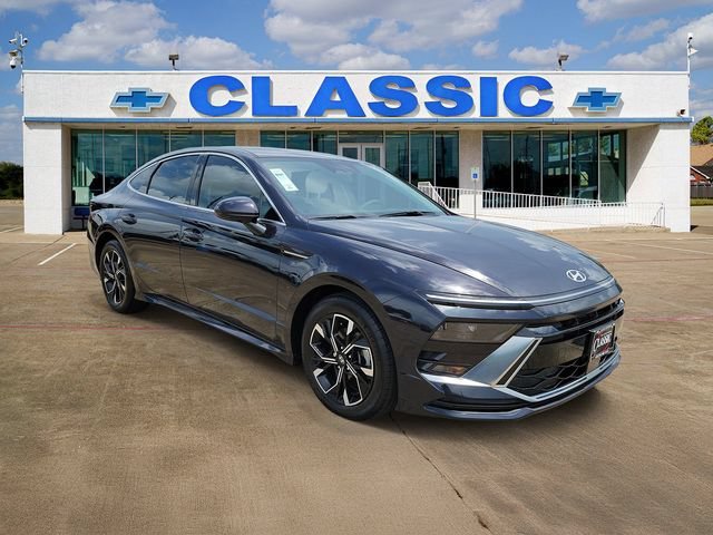 Used 2024 Blue Hyundai SEL image 1