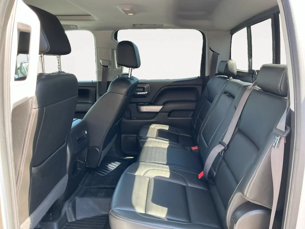 Used 2017 IRIDESCENT PEARL TRICOAT Chevrolet LTZ image 19