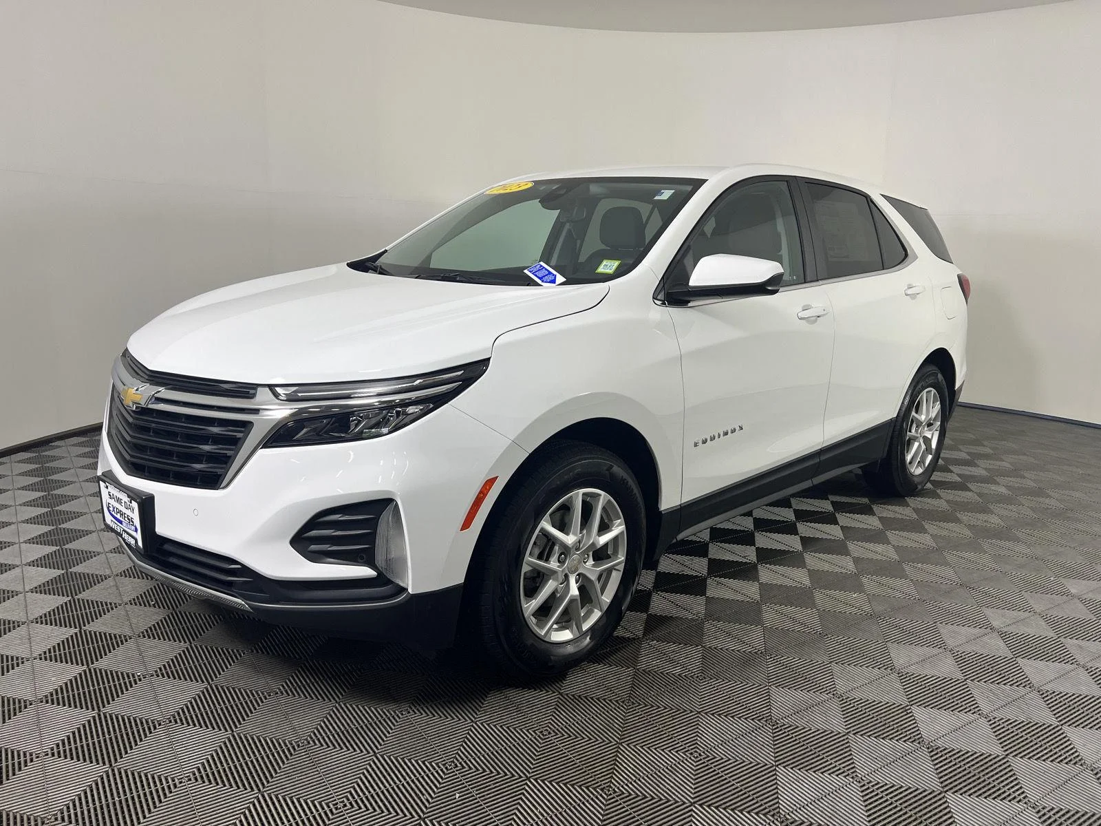 Used 2023 Summit White Chevrolet LT image 7