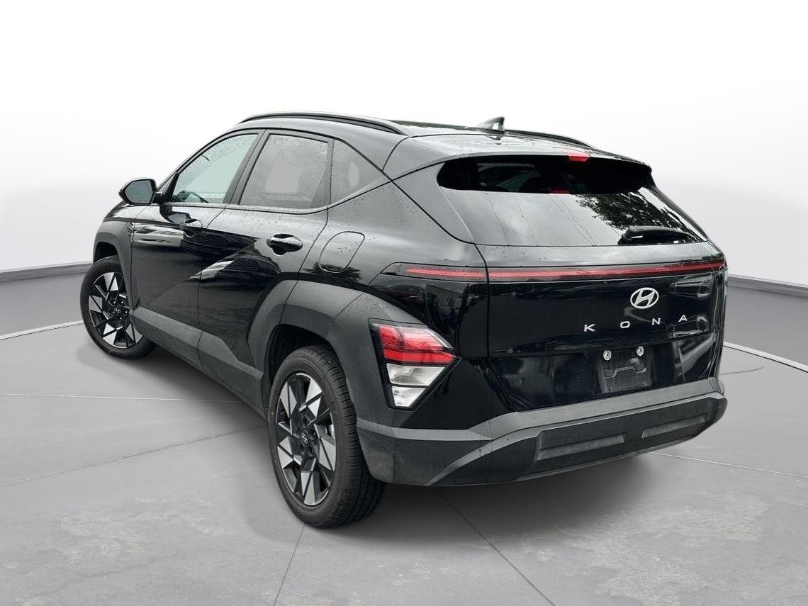 Used 2025 Abyss Black Pearl Hyundai SEL image 8
