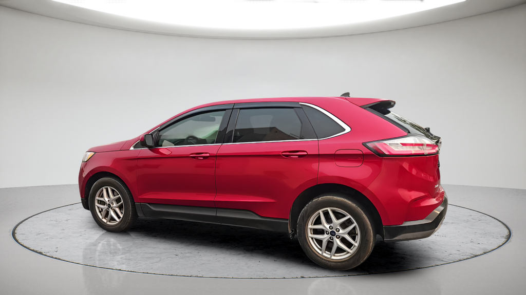 Used 2021 Red Ford SEL image 8