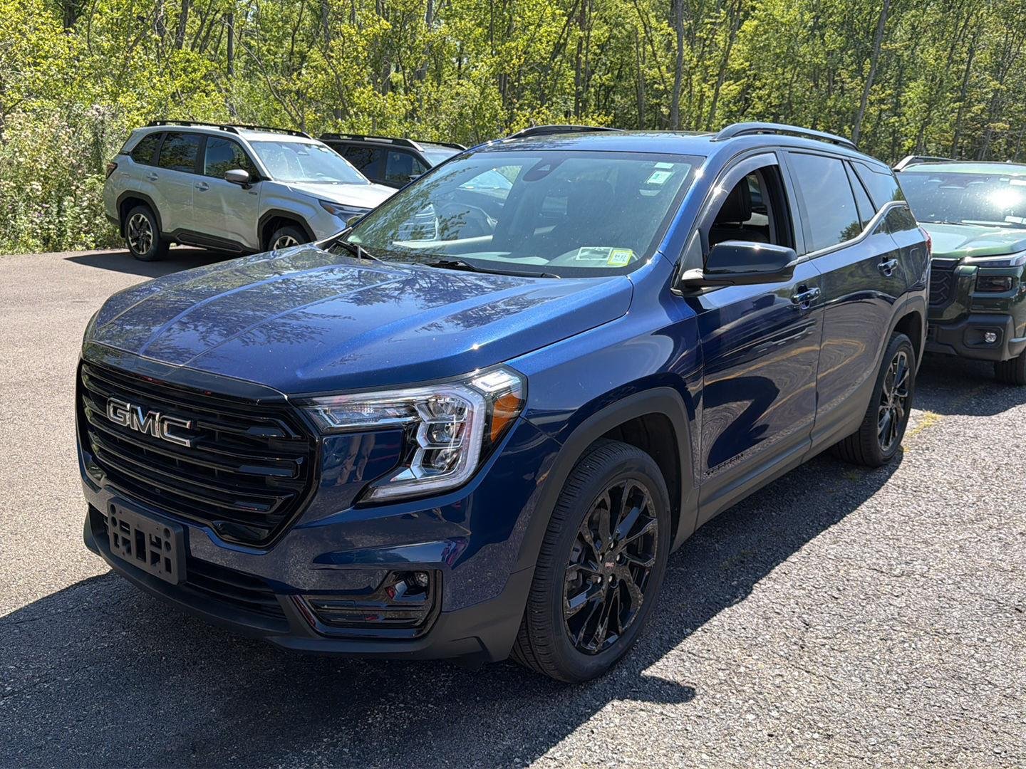 Used 2023 Marine Metallic GMC SLT image 11