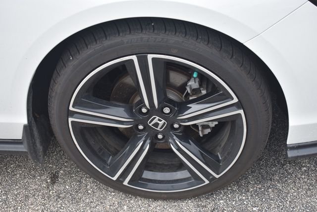 Used 2024  Honda Sport image 12