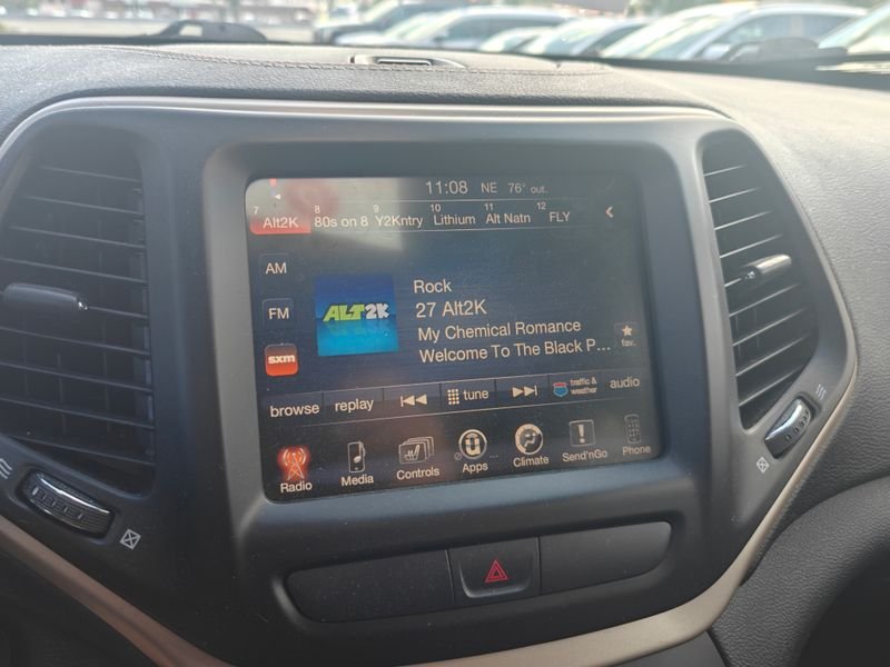 Used 2016 Gray Jeep Latitude image 14