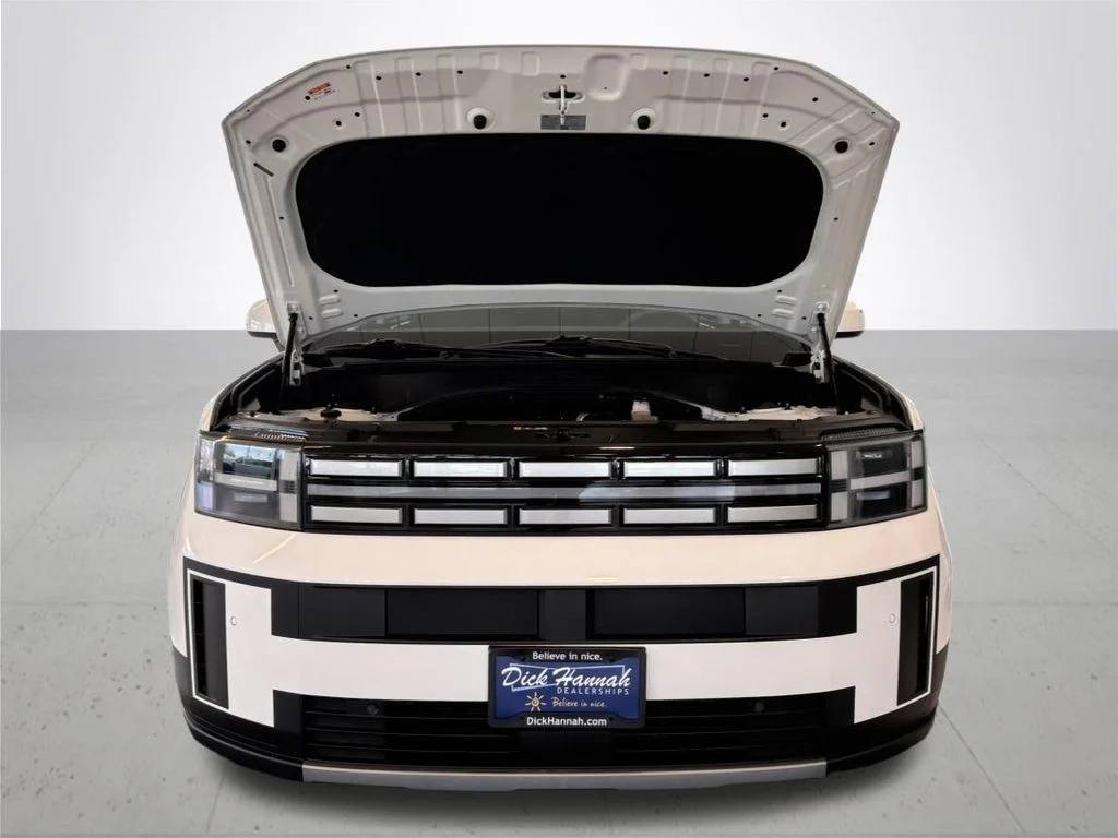 Used 2025 White Hyundai SEL image 3