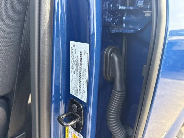 Used 2025 Blue Ford XLT image 28