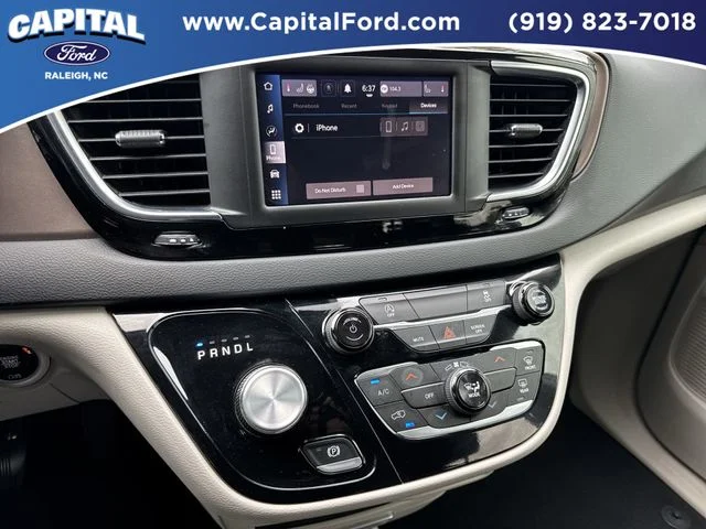 Used 2023 White Chrysler LX image 26