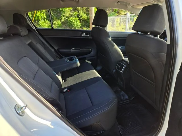 Used 2022 White Kia LX image 21