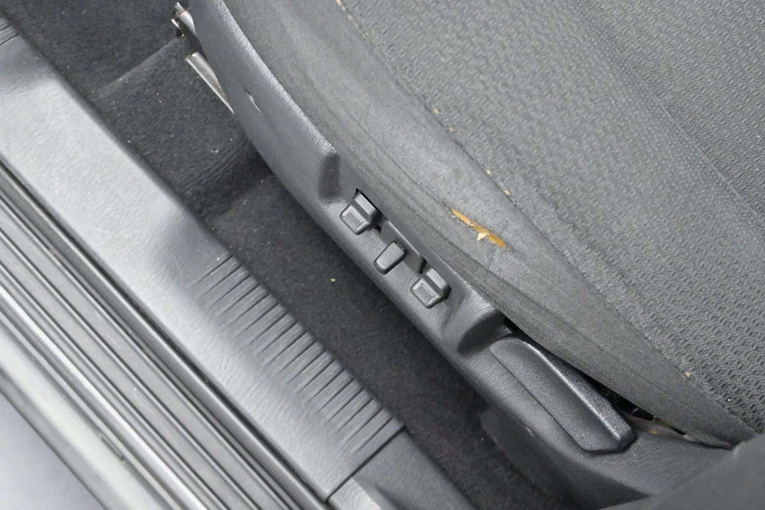 Used 2004  Jeep Columbia Edition 2WD image 13