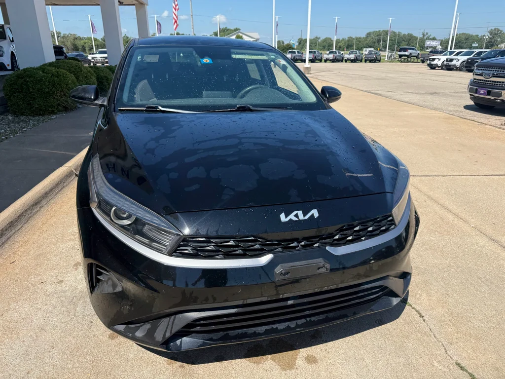 Used 2022 Aurora Black Kia FE image 7