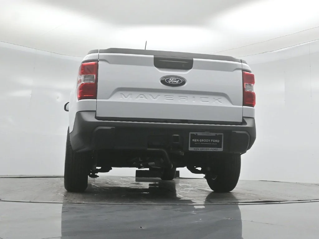 New 2026 Oxford White Ford XLT image 45
