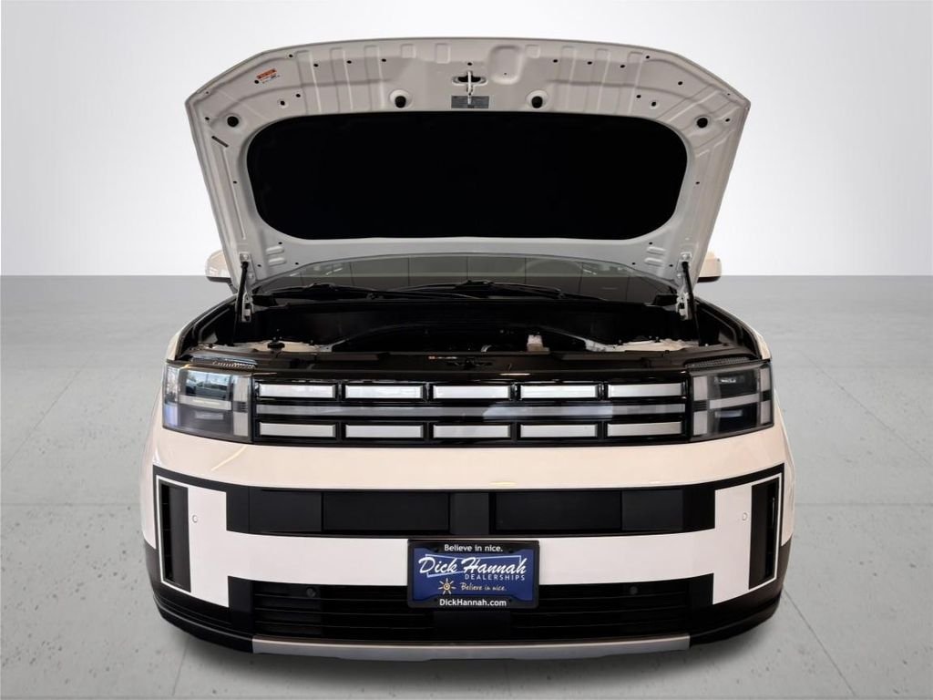 Used 2025 White Hyundai SEL image 3