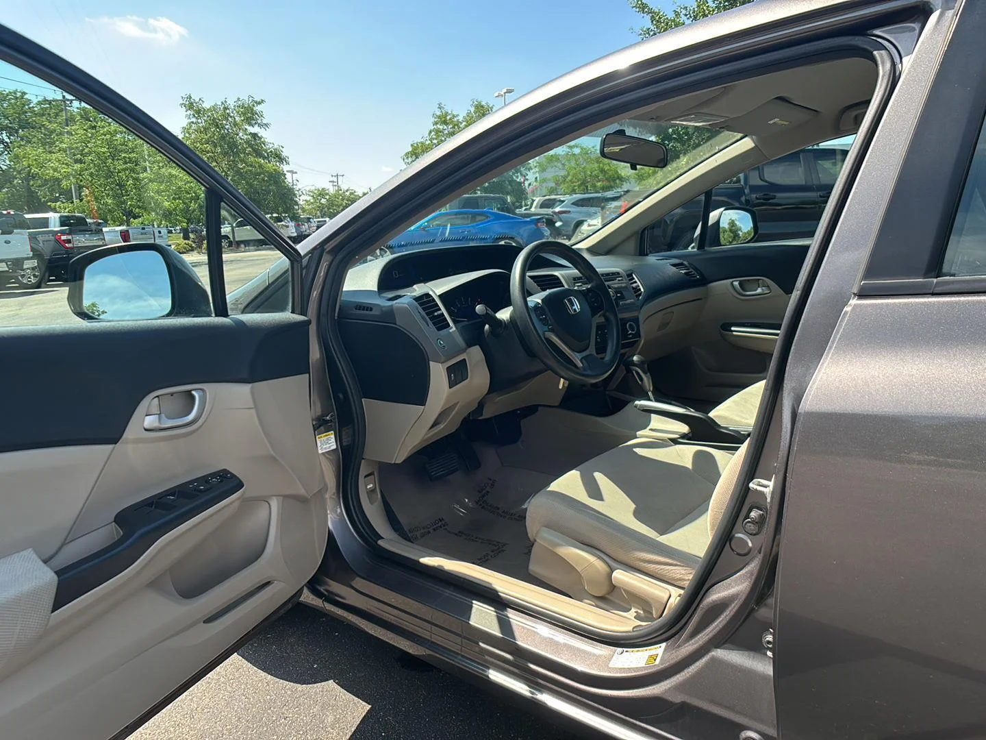 Used 2012 Urban Titanium Metallic Honda LX image 2