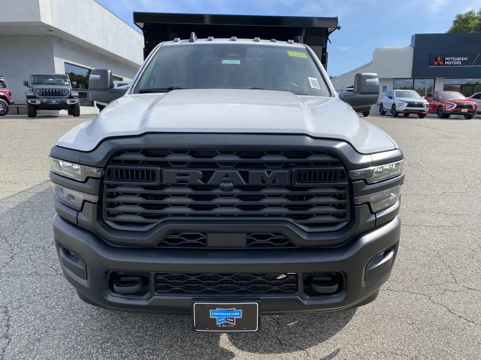 New 2026 Bright White Clear-Coat Exterior Paint RAM Tradesman image 8