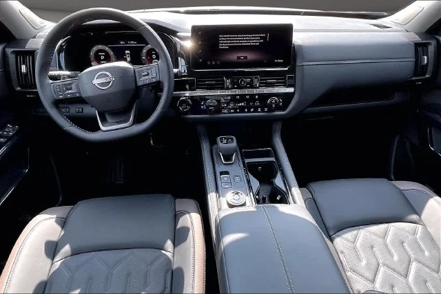 New 2026 Black Nissan Platinum image 5