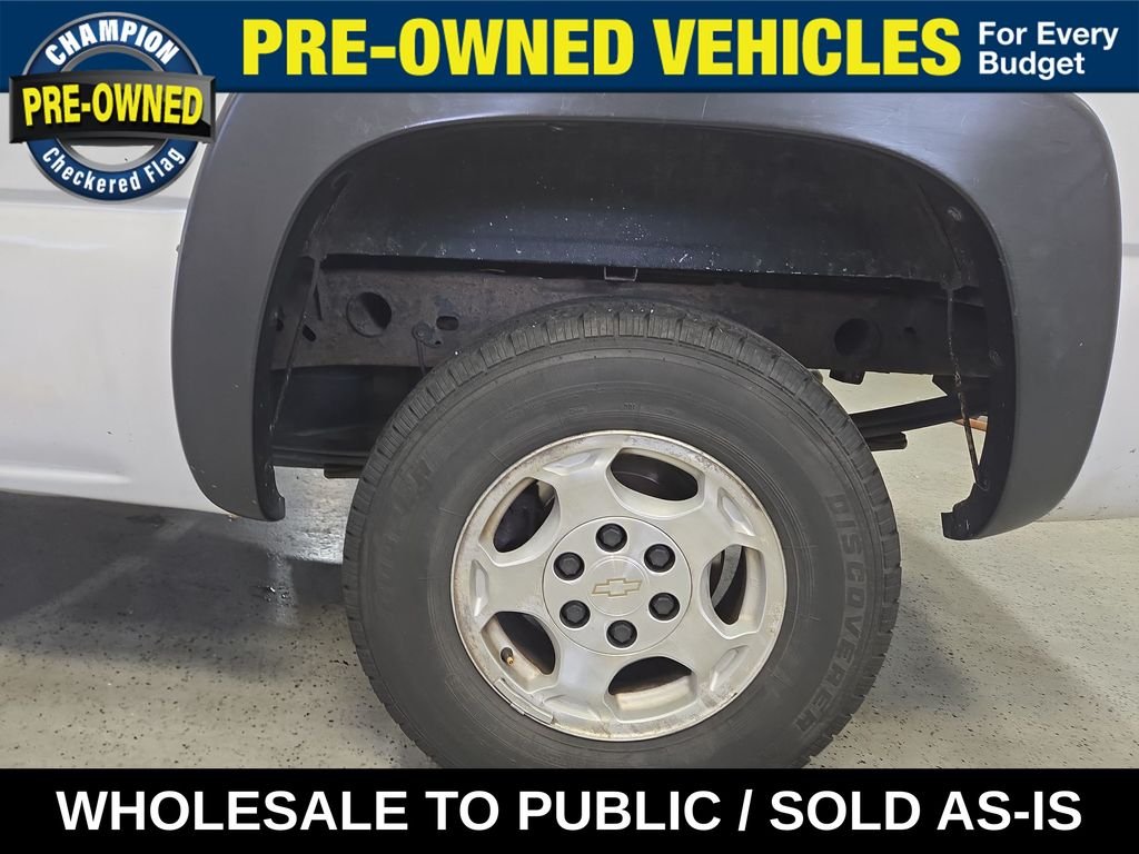 Used 2004 Summit White Chevrolet LS image 34