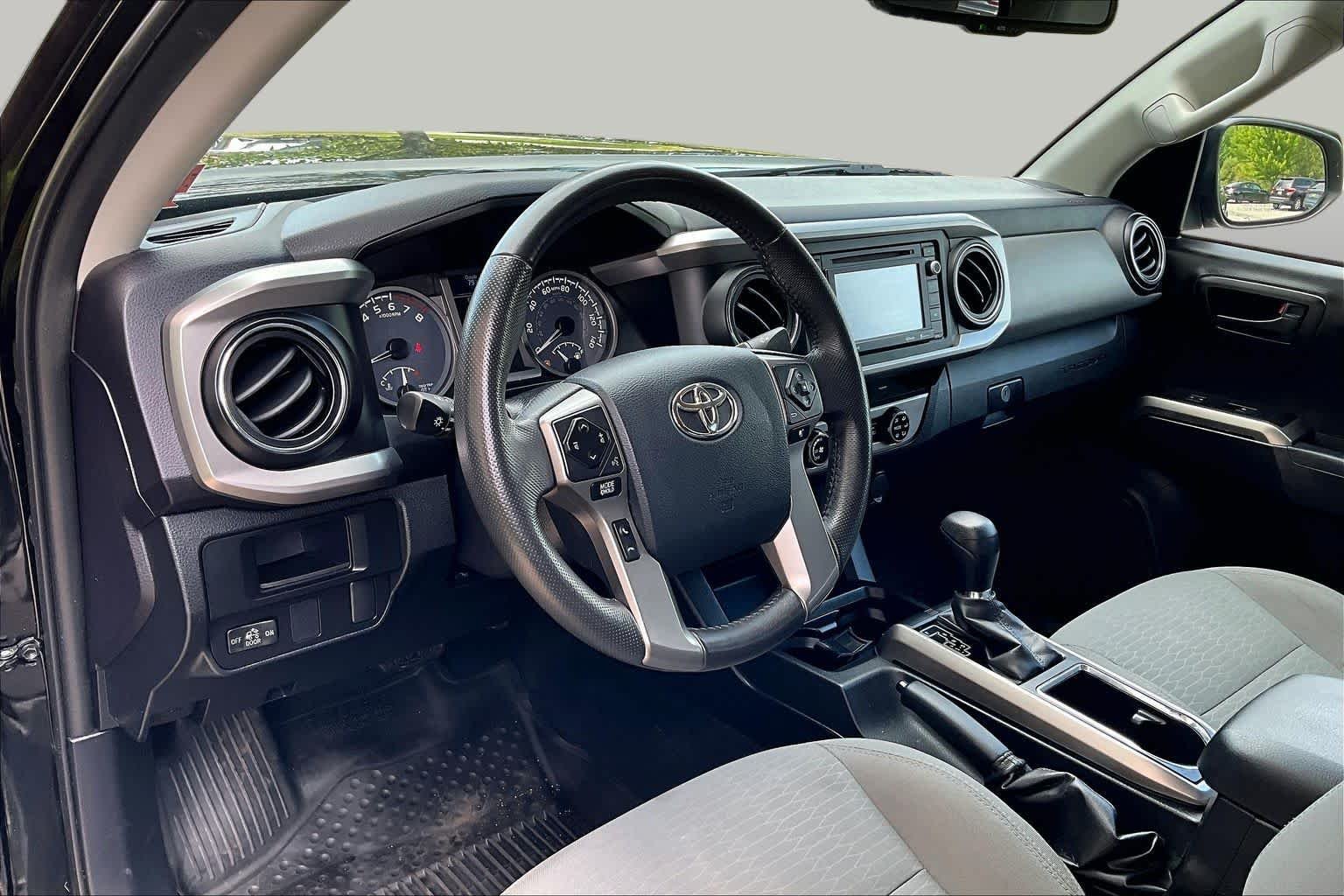 Used 2017 Black Toyota SR5 image 17