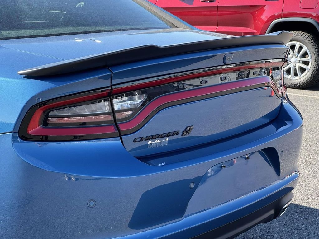 Used 2022  Dodge SXT image 11