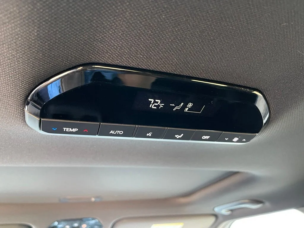 New 2027 White Kia  image 30