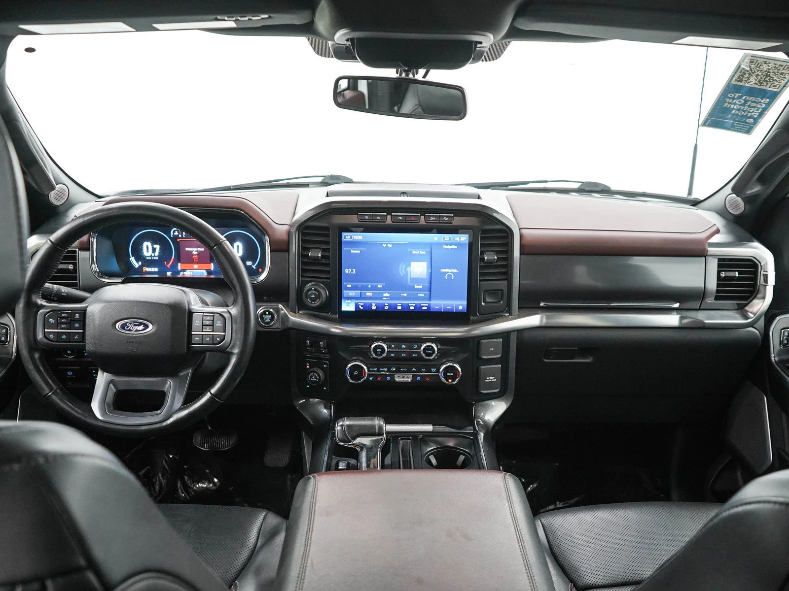 Used 2023  Ford Lariat image 13