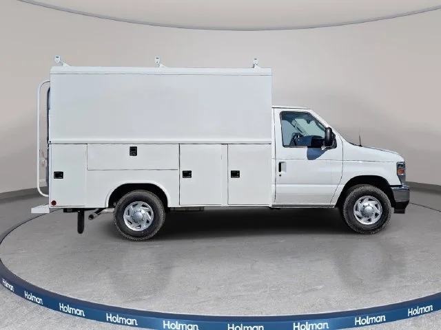 New 2027 Oxford White Ford Base image 3