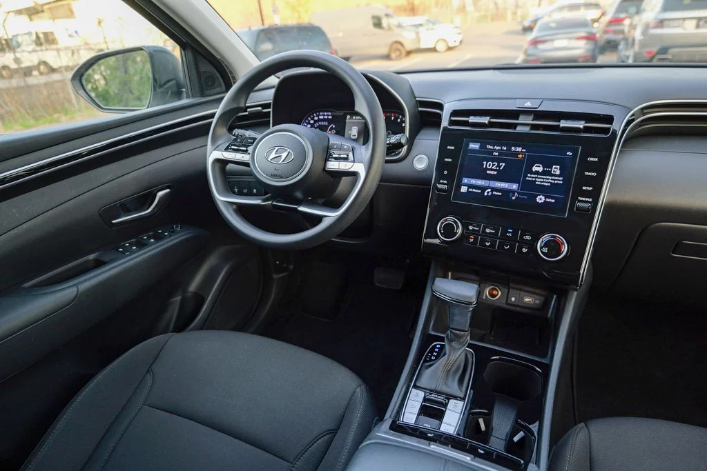 Used 2023 Shimmering Silver Hyundai SEL image 40