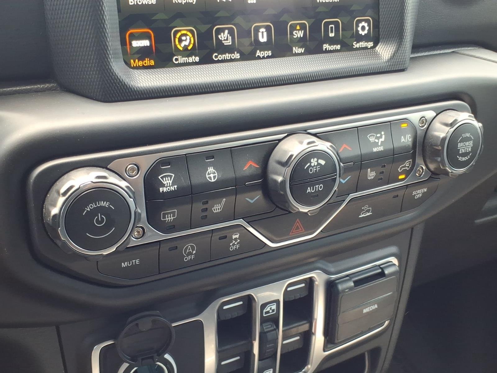 Used 2023 Hydro Blue Pearlcoat Jeep Sahara image 24