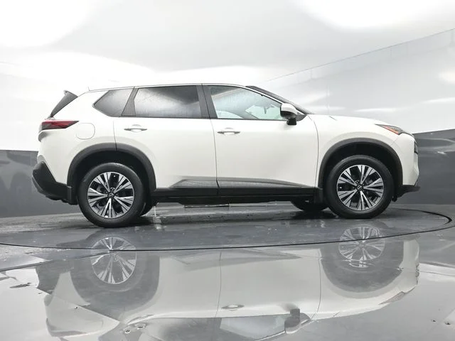 Used 2023 White Nissan SV image 39