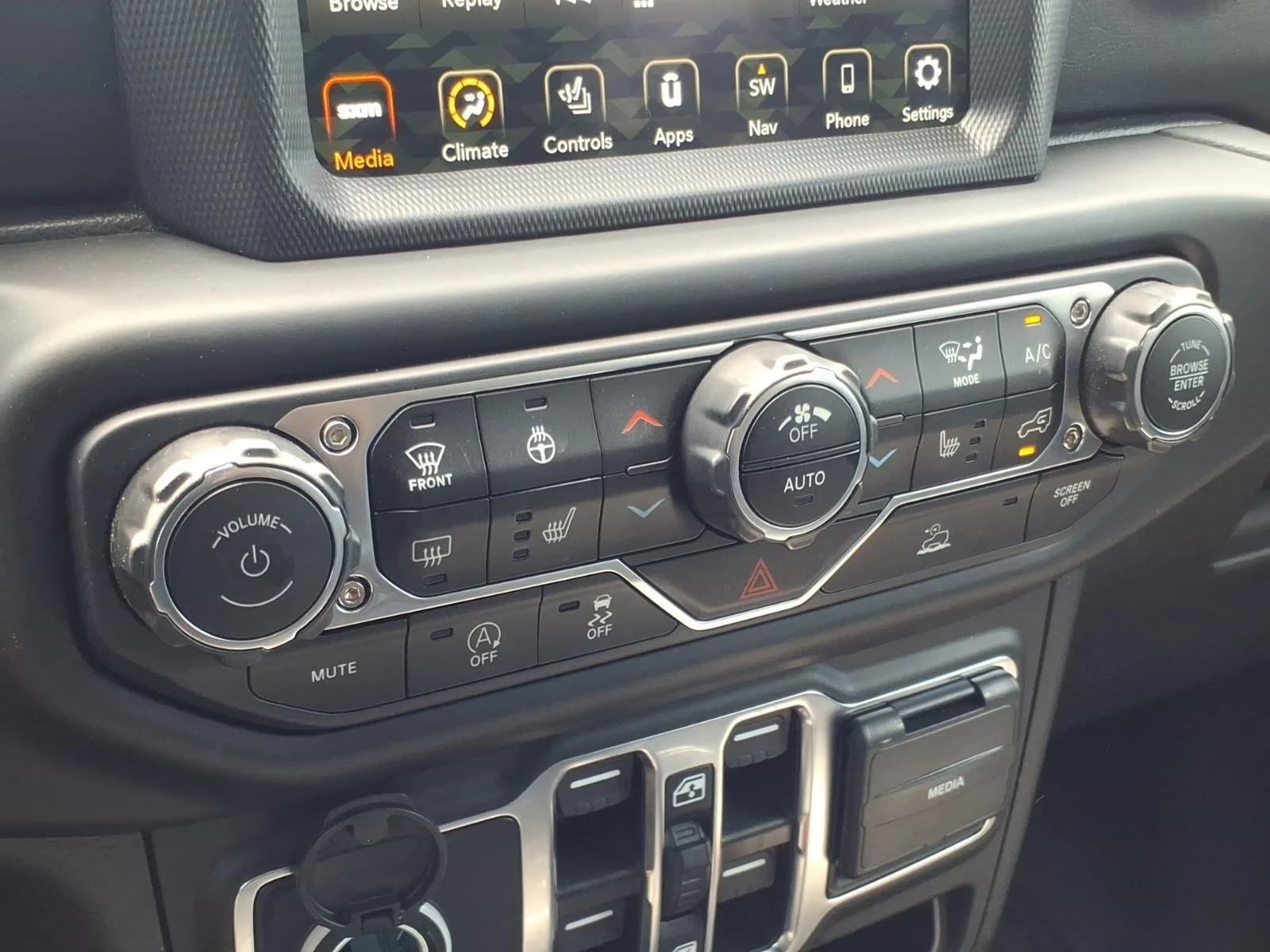 Used 2023 Hydro Blue Pearlcoat Jeep Sahara image 24