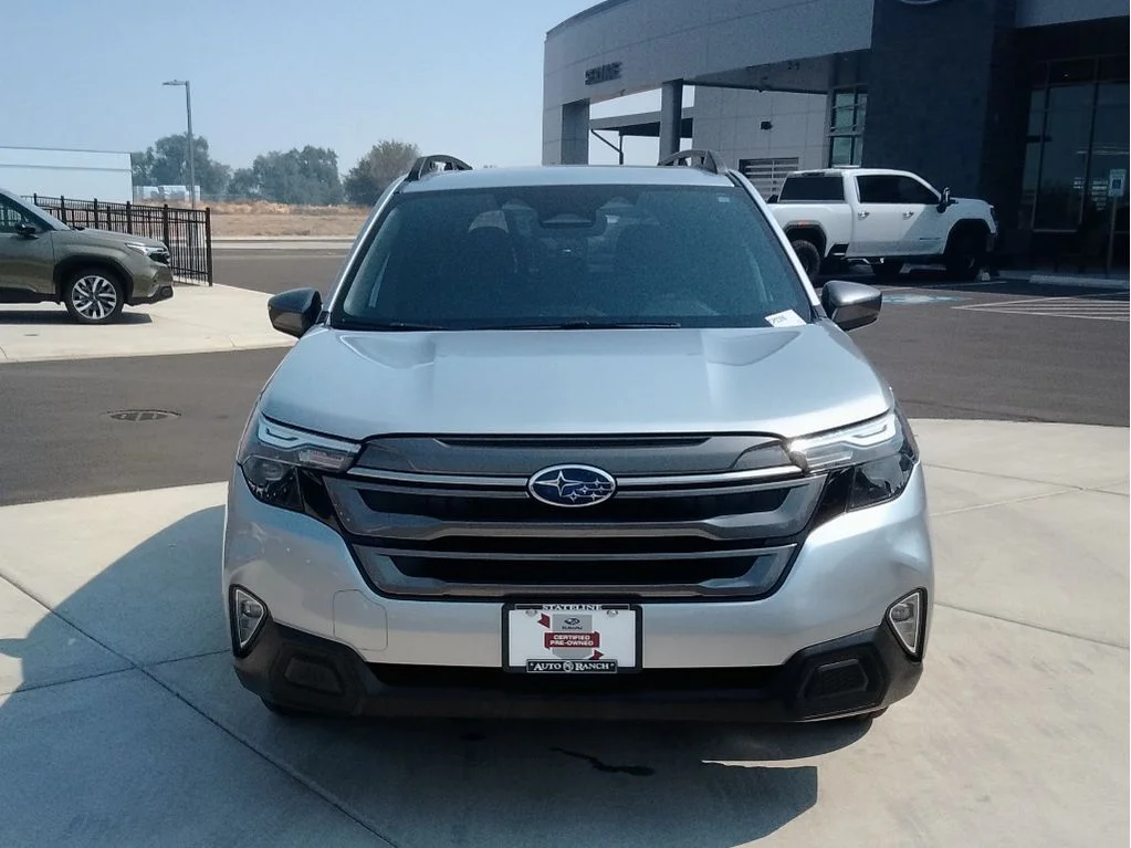 Certified Used 2025 Ice Silver Metallic Subaru Premium image 8