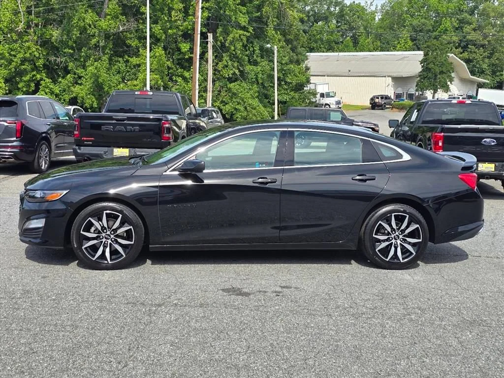Used 2022 Mosaic Black Metallic Chevrolet RS image 23