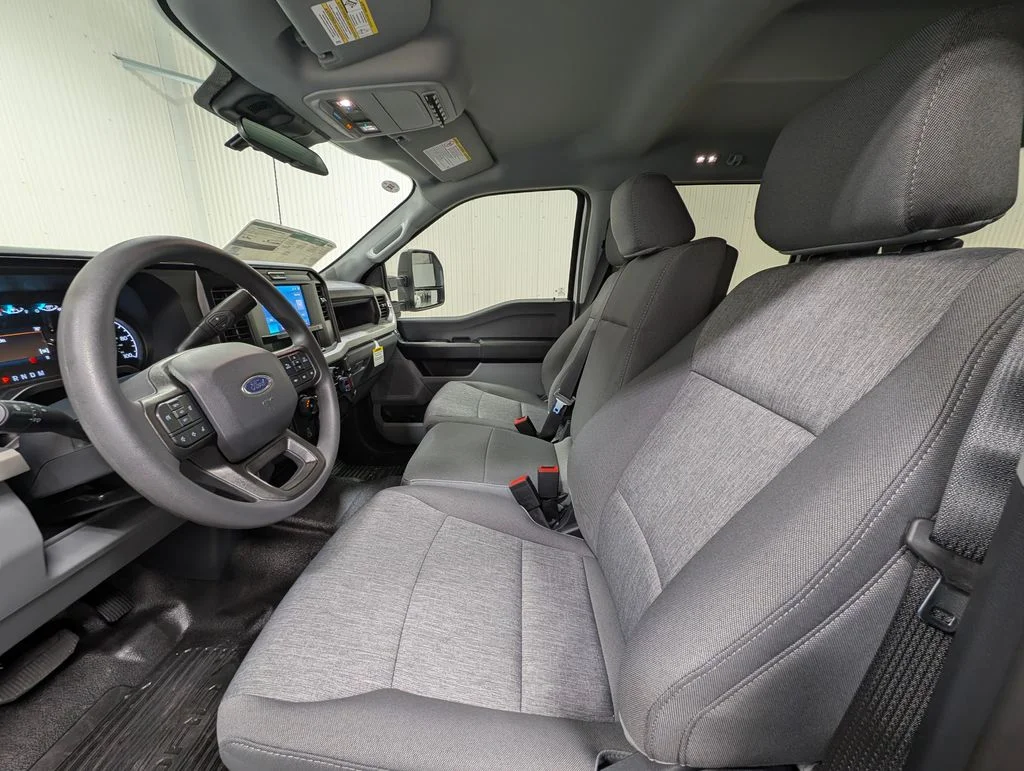 New 2026 Oxford White Ford F-450® XL image 15
