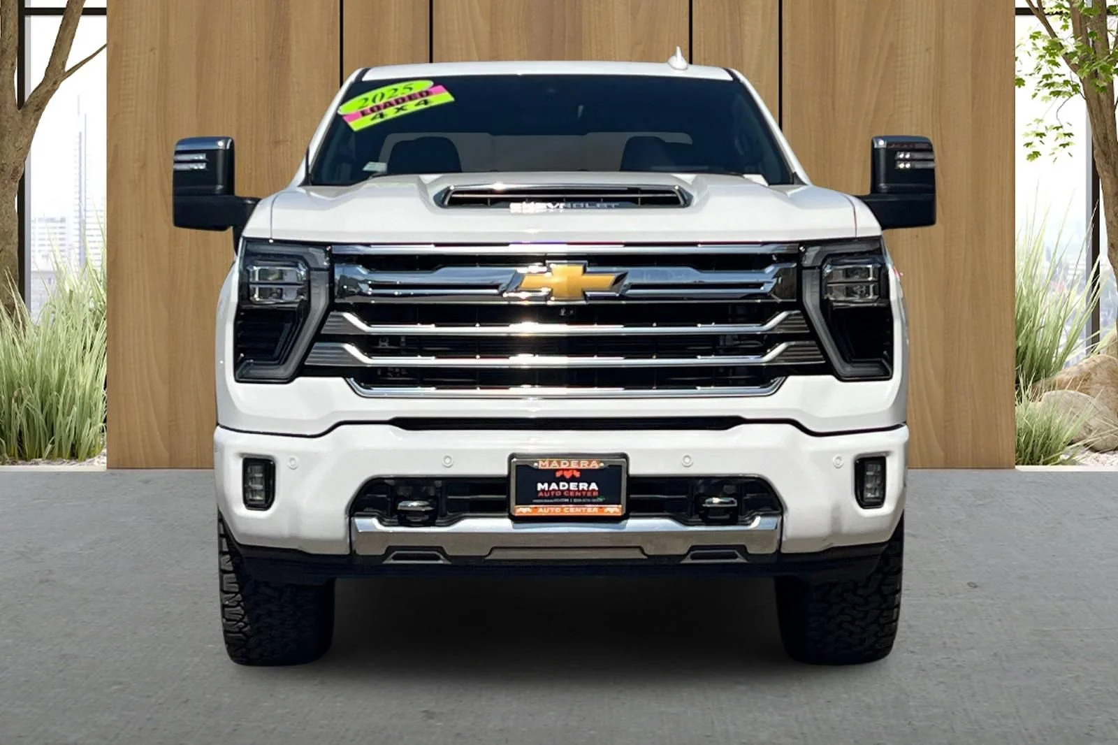 Used 2025 Summit White Chevrolet High Country image 9