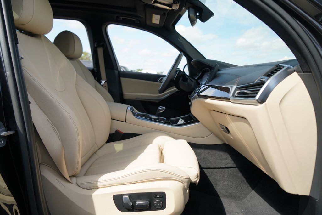Used 2020 Dark Graphite BMW sDrive40i image 24