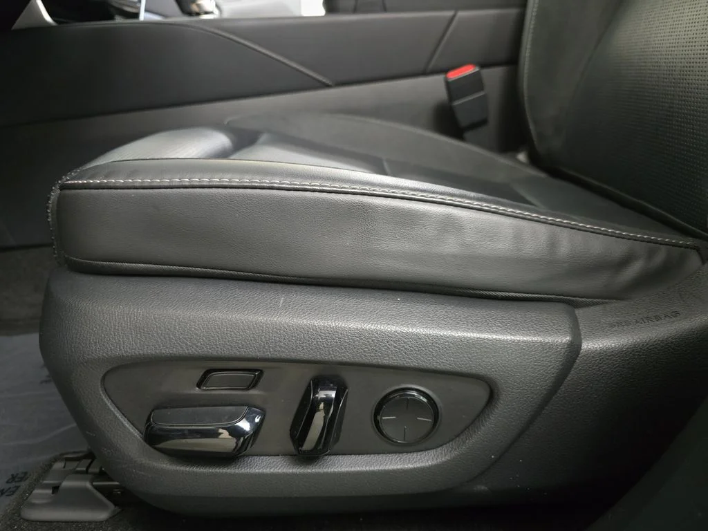 2024 Lexus RX PHEV 450h+ - Photo 29
