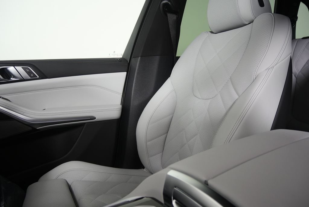 Used 2026 Alpine White BMW xDrive40i image 23