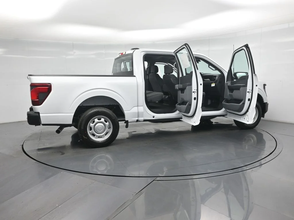 New 2026 Oxford White Ford XL image 4
