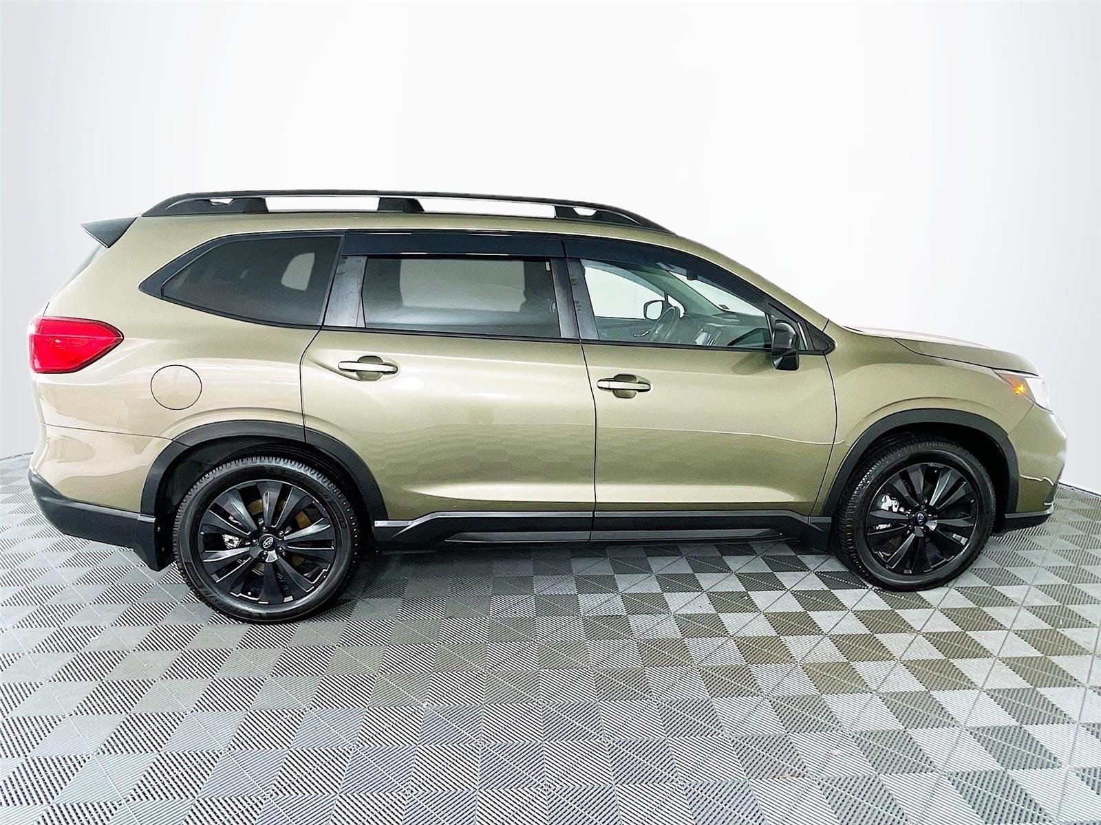 Used 2022 Autumn Green Metallic Subaru Onyx Edition image 10