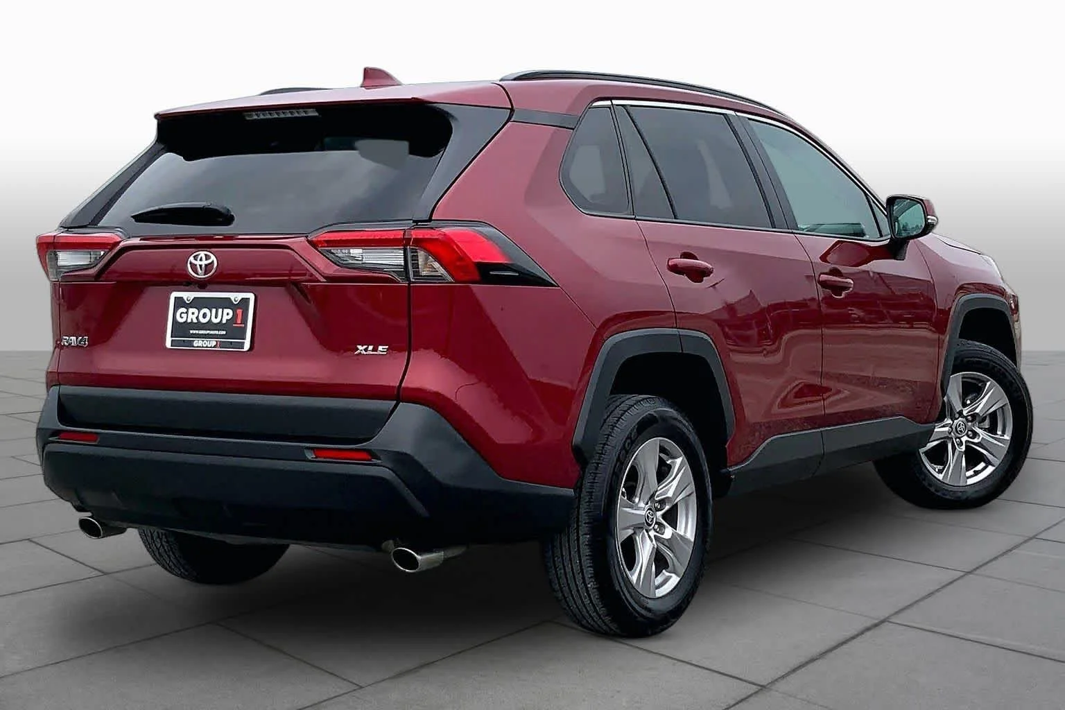 Used 2025 Ruby Flare Pearl Toyota XLE image 13