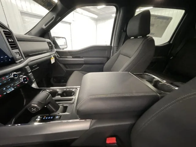 New 2026 Oxford White Ford XLT image 21