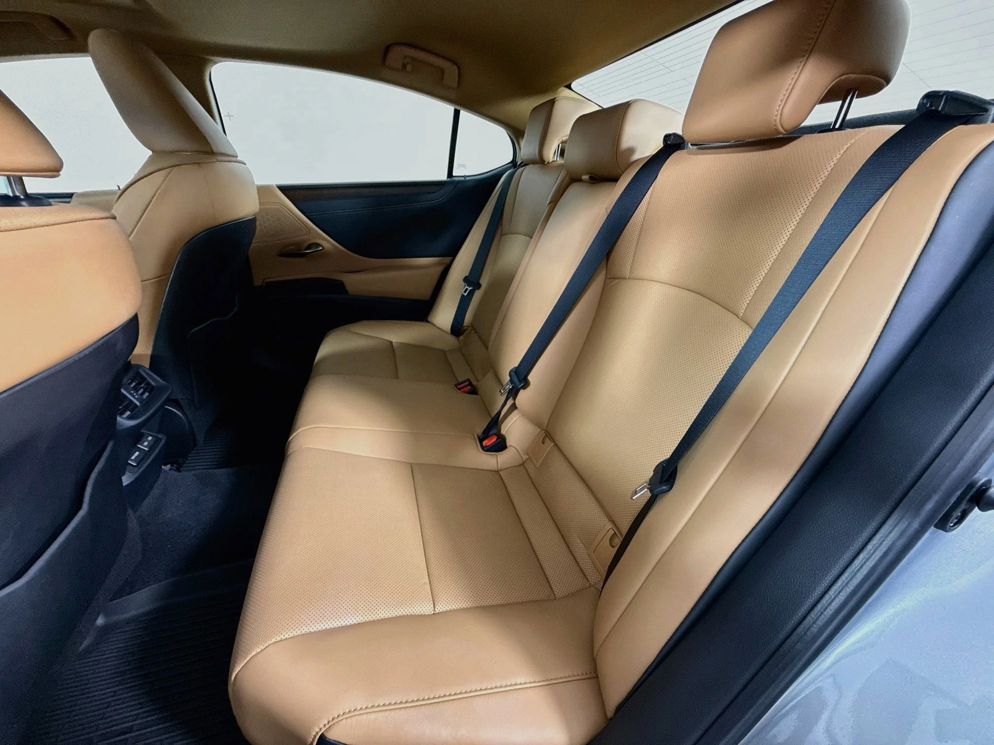 Certified Used 2025 IRIDIUM Lexus 350 image 22