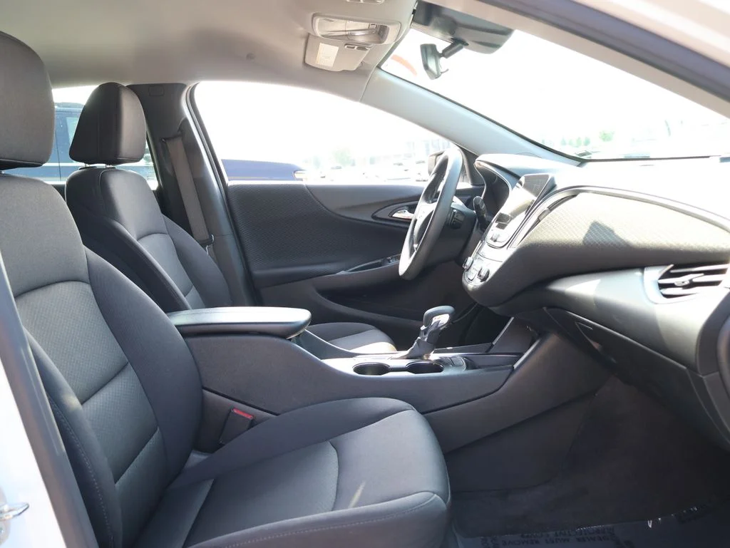 Used 2024 White Chevrolet LT image 9