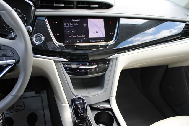 Used 2025 Silver Cadillac Premium Luxury image 18