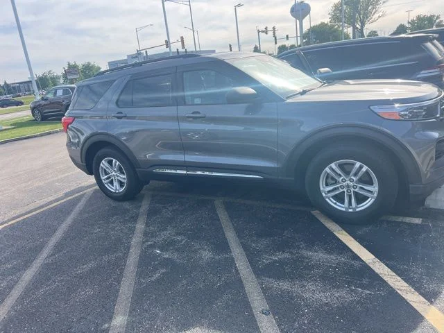 2022 Ford Explorer XLT 4WD's photo