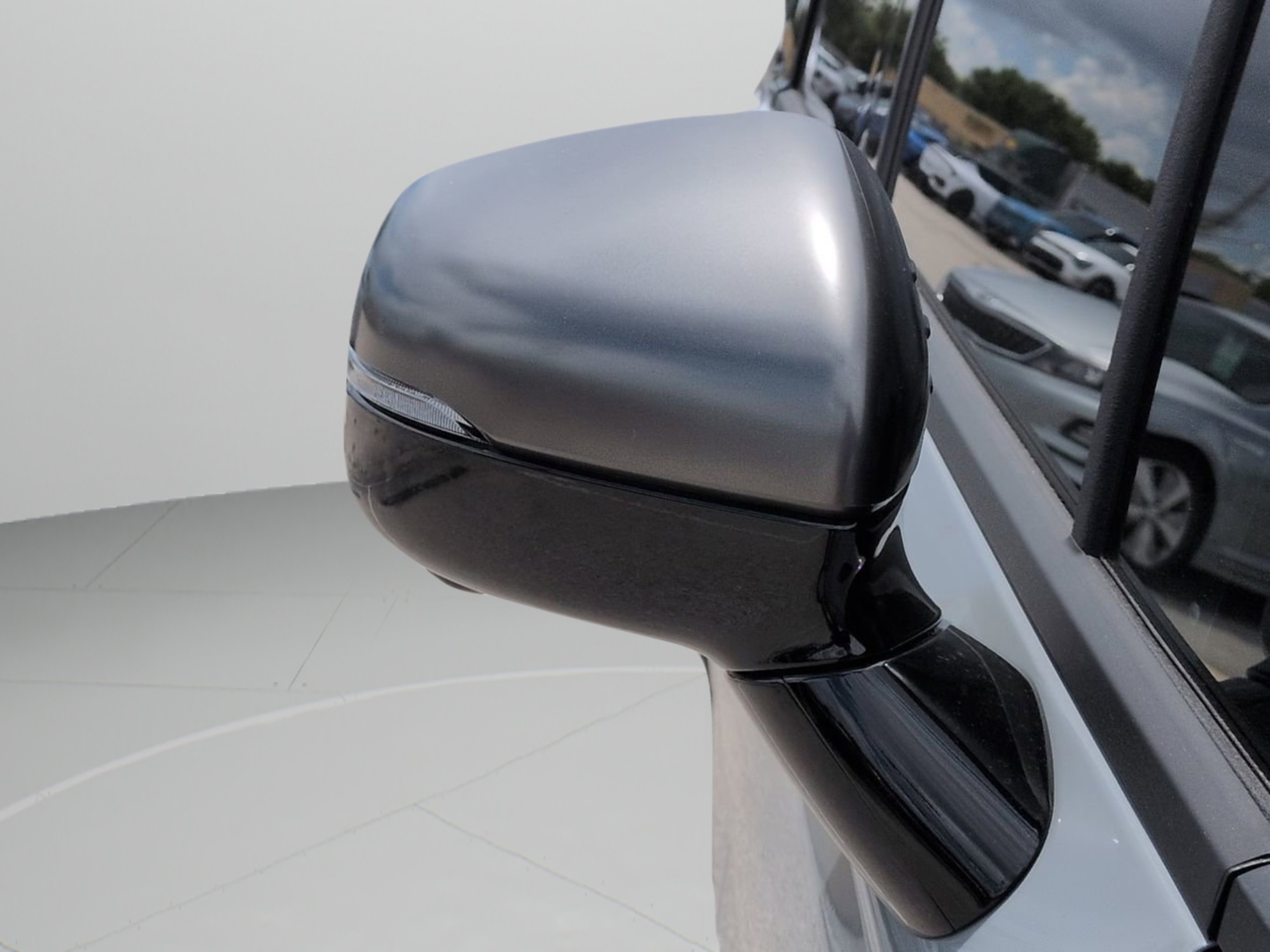 New 2026 Ceramic Silver Kia SX Prestige image 39