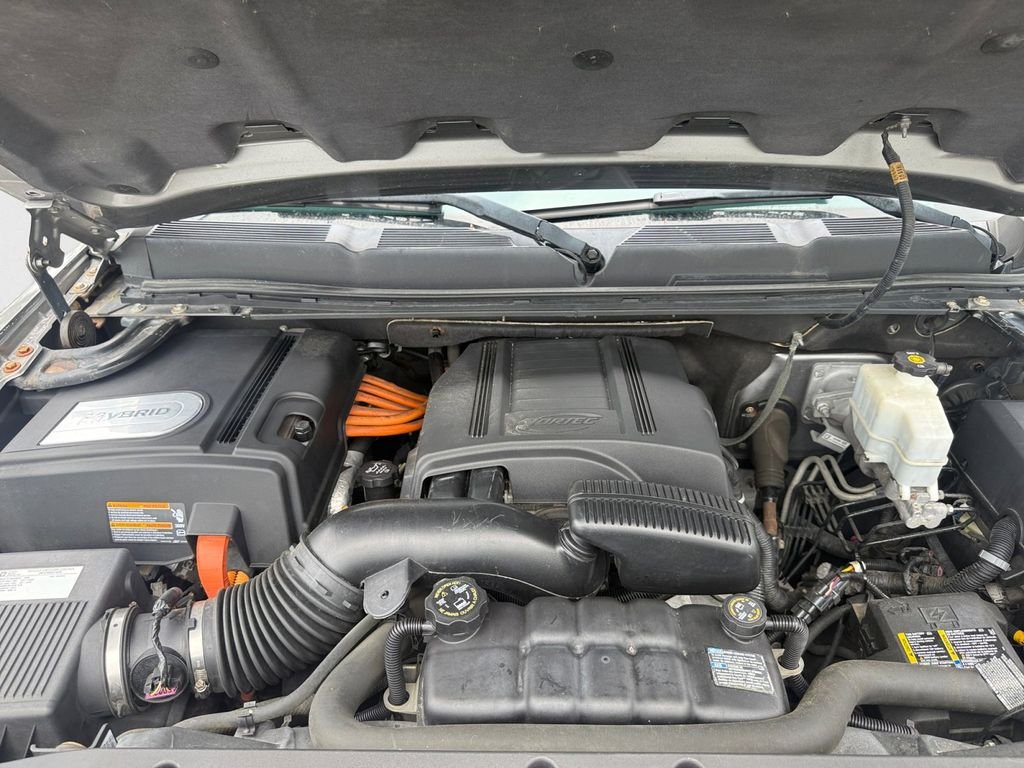 Used 2009 Gray Chevrolet 2HY image 14