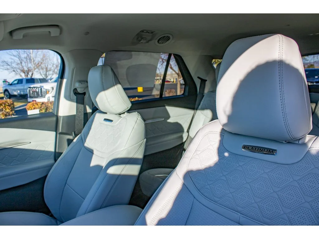 New 2026 Star White Metallic Tri-Coat Ford Platinum image 16