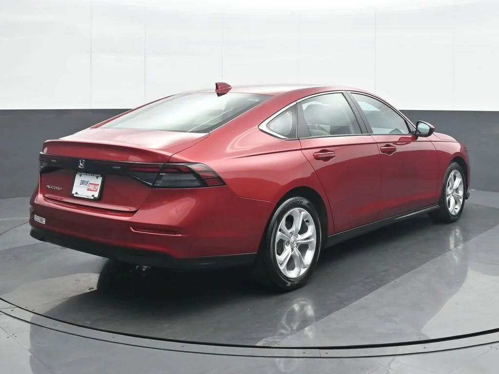 Used 2024  Honda LX image 6