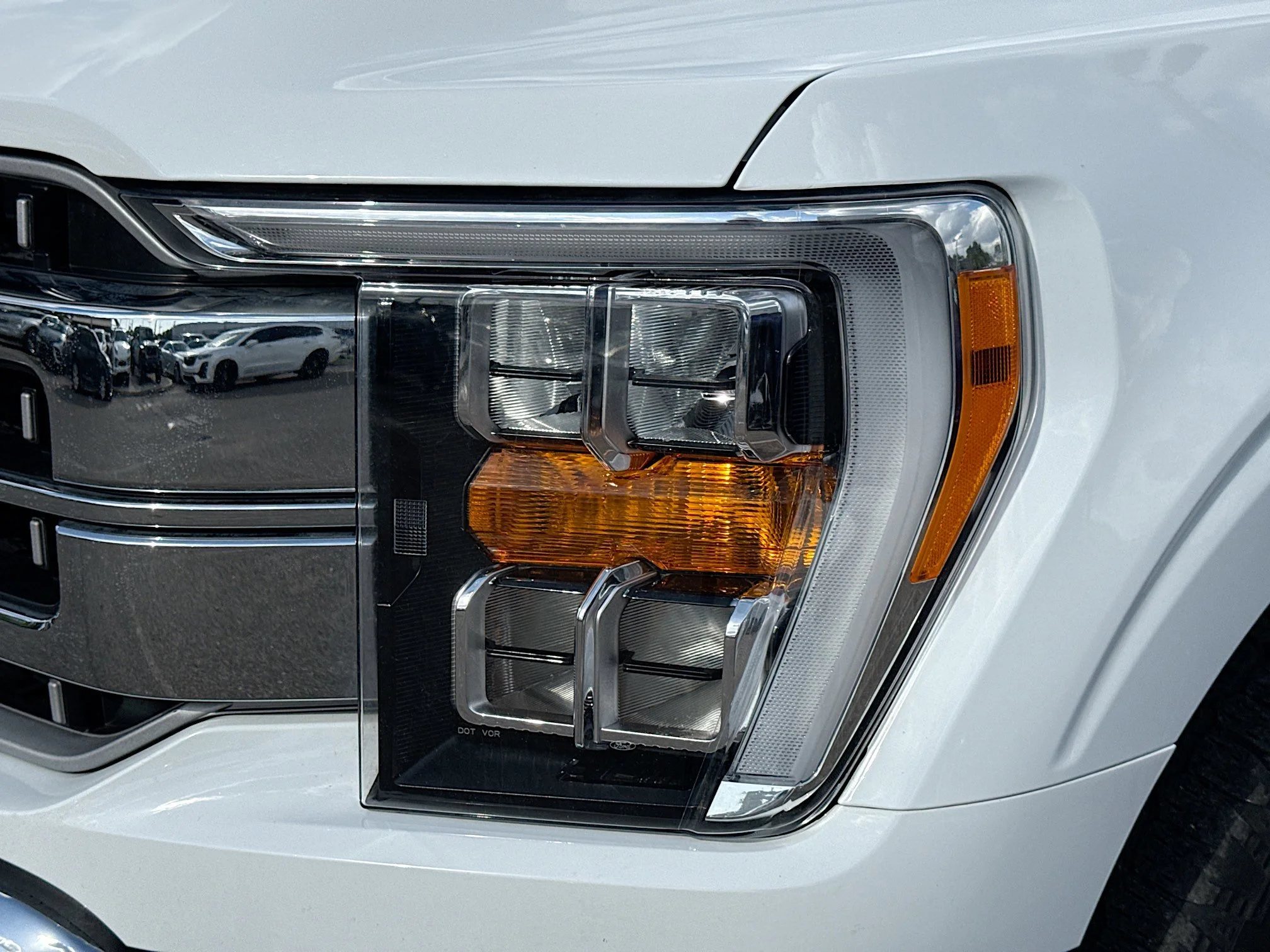 Used 2023 Oxford White Ford LARIAT image 9